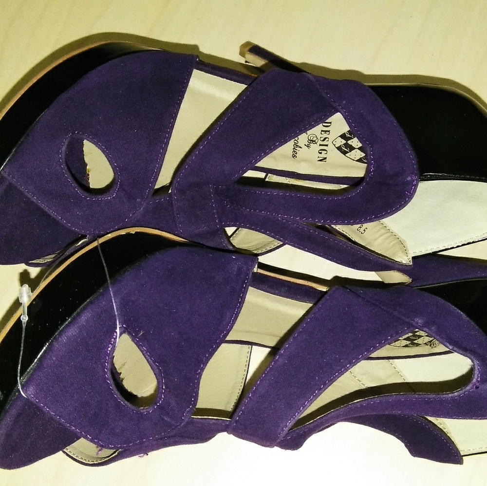 Platform back zipped sandals